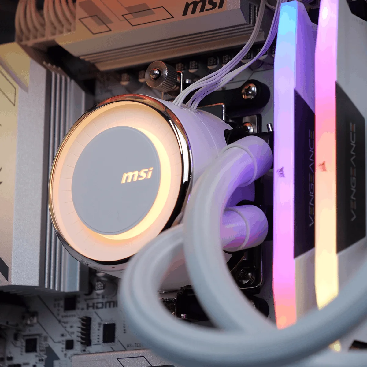 AVALANCHE V3 - R7-9800X3D/5070/32Go/2To - CYB-GB — vue 3