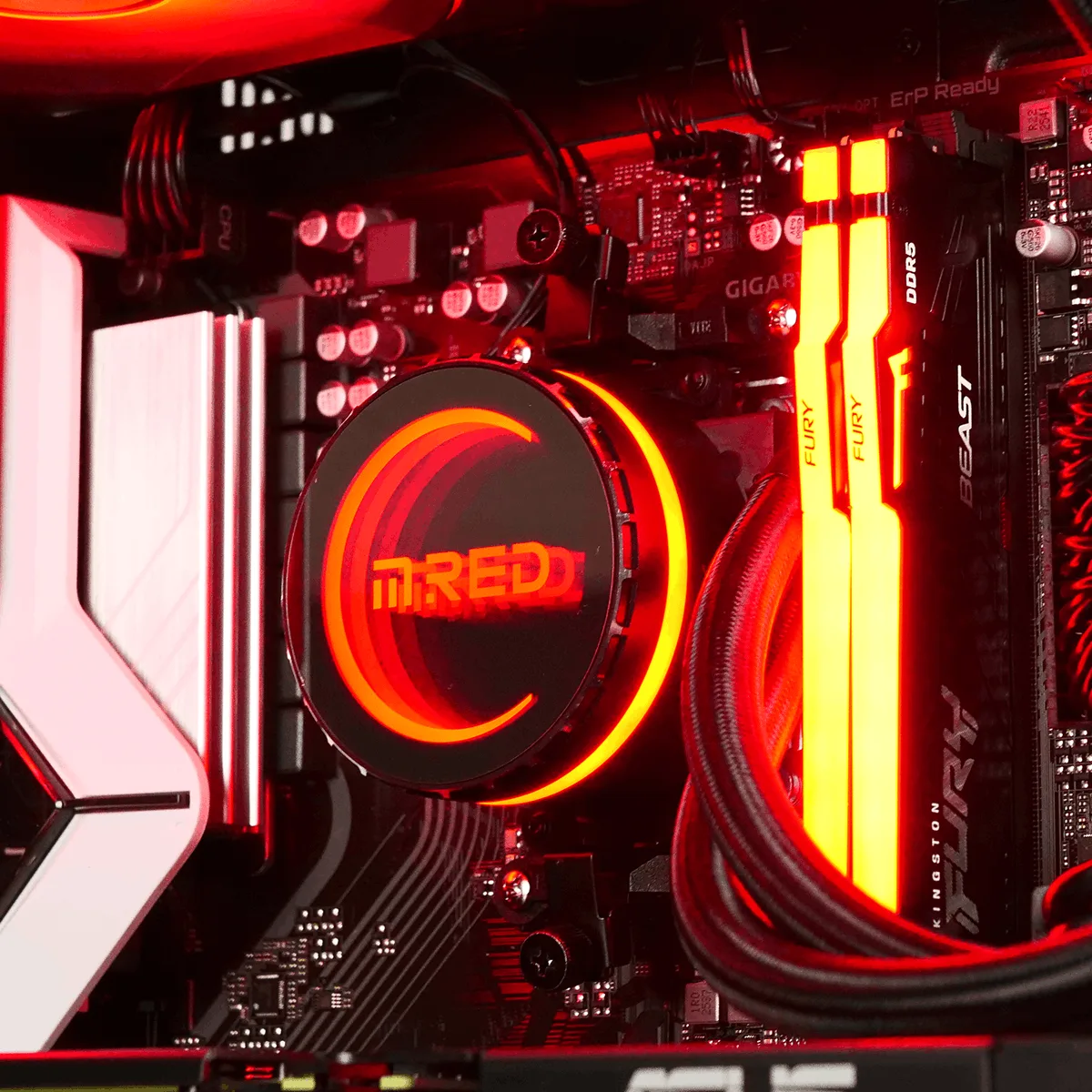 CRIMSON - R7-8700F/9060XT-16Go/32Go/1To — vue 3