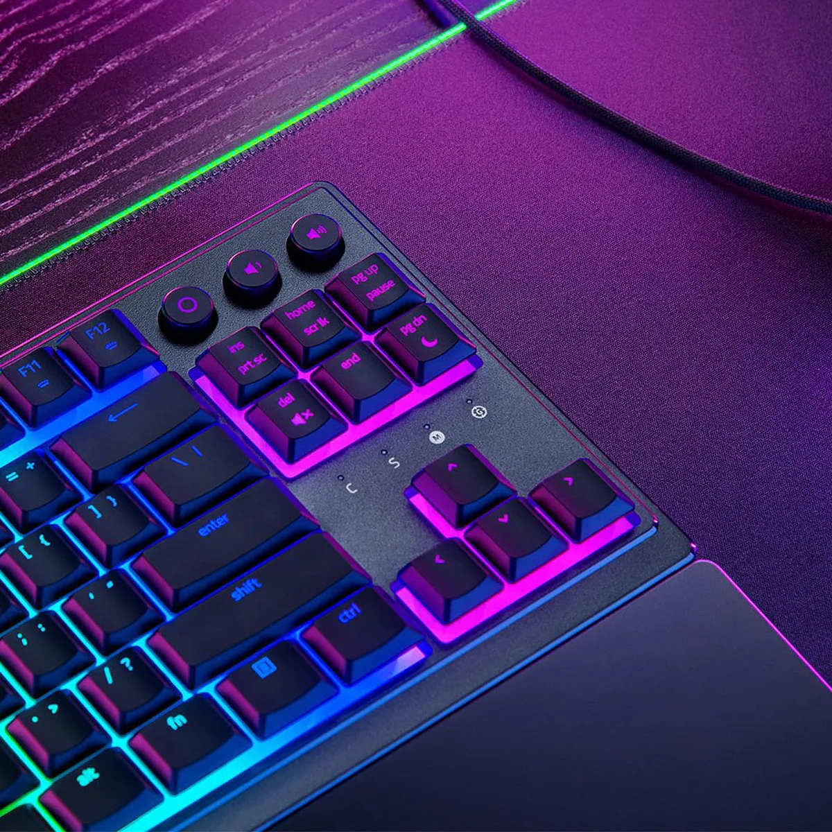 Razer Ornata V3 TKL - Membrane - Filaire - RGB - Noir — vue 4