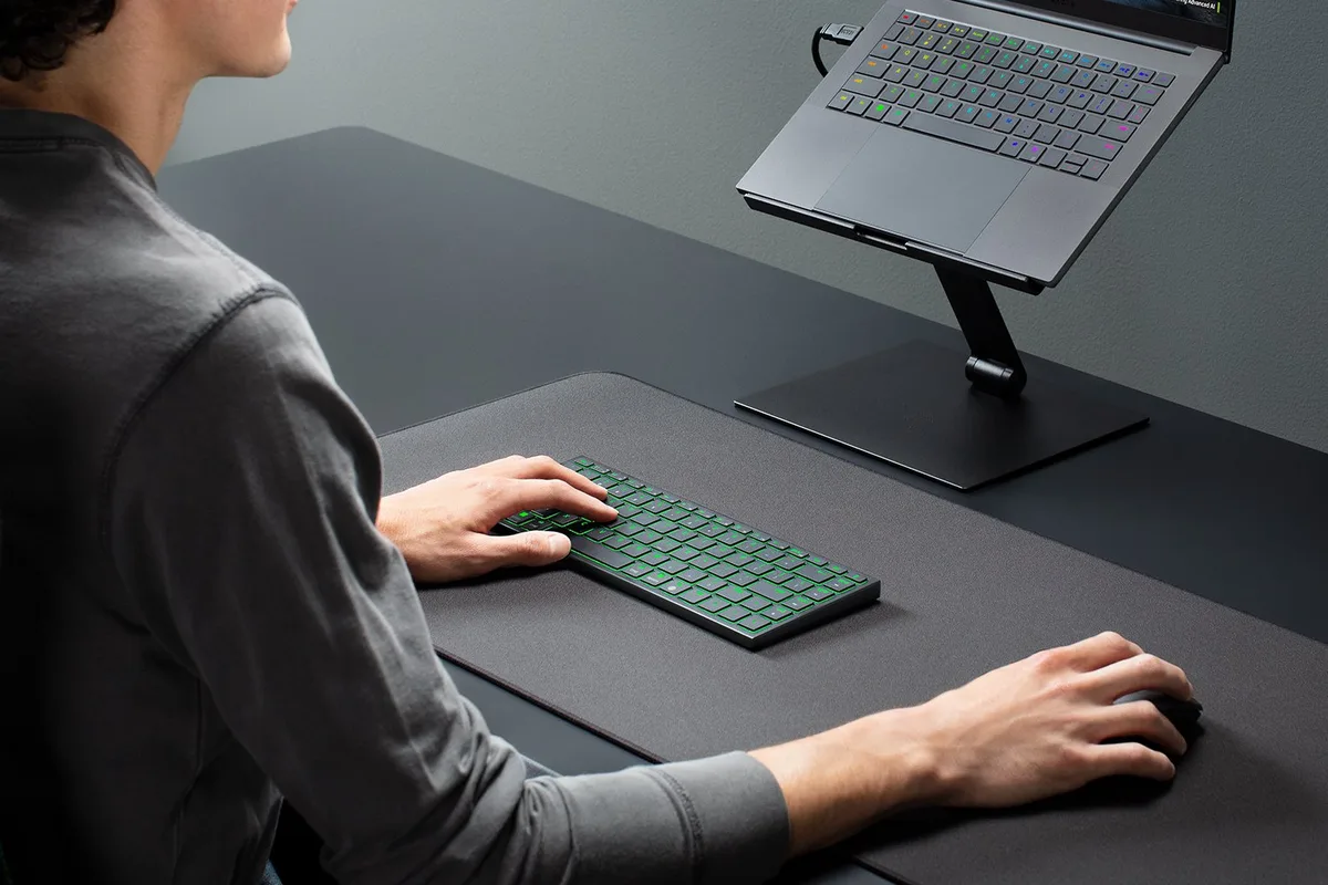 Razer Joro 75% - Mécanique - Bluetooth - RGB - Noir — vue 3