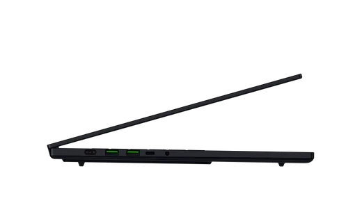 Razer Blade 16 - 16" OLED 2.5K U9 386H RTX 5090 32Go 2To W11 — vue 5