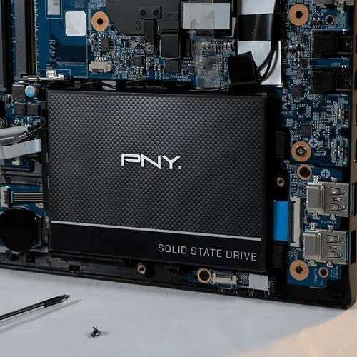PNY 2To SATA III SSD7CS900-2TB-RB — vue 3
